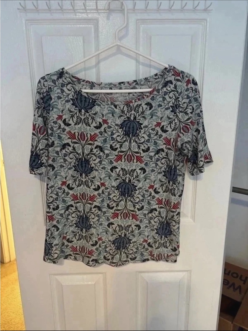 LOFT Short Sleeve Floral Scroll Tee in Blue, Red & Cream